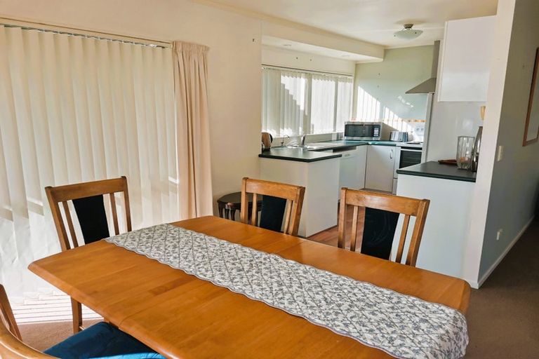Photo of property in 11 Bermuda Place, One Tree Point, 0118