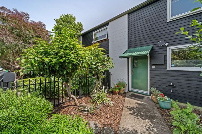 Photo of property in 2/25 Holly Road, St Albans, Christchurch, 8014