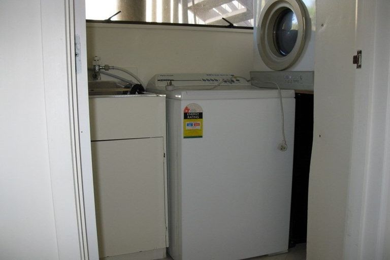 Photo of property in 1/51b Sunset Road, Totara Vale, Auckland, 0632