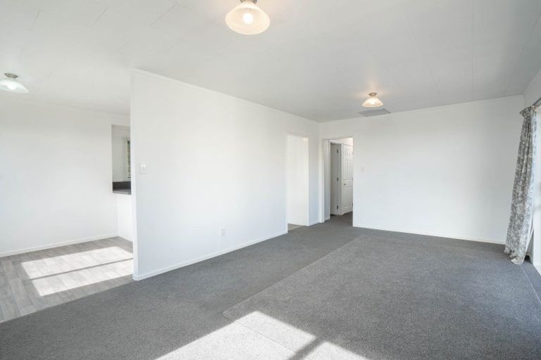 Photo of property in 32 Puriri Street, Hilltop, Taupo, 3330