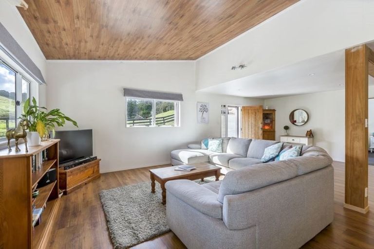 Photo of property in 49 Opoto Place, Kaukapakapa, 0873