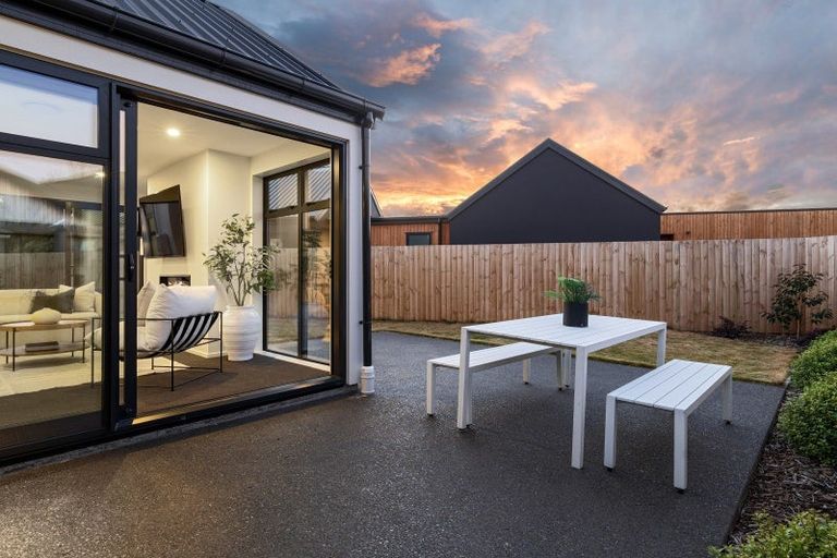 Photo of property in 100 Wairakei Road, Bryndwr, Christchurch, 8052