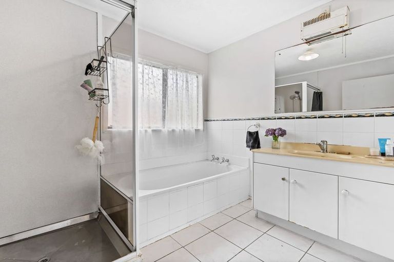 Photo of property in 45 John Dee Crescent, Red Beach, 0932