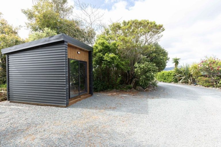 Photo of property in 18 Pataua Road North, Whareora, Whangarei, 0175