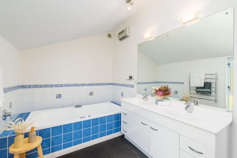 Photo of property in 12 Belleview Terrace, Mount Pleasant, Christchurch, 8081