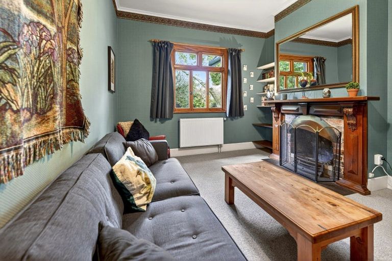 Photo of property in 77 Pahiatua Street, Hokowhitu, Palmerston North, 4410