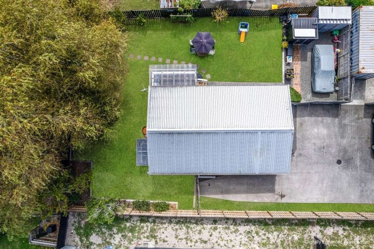 Photo of property in 2/137 Awaroa Road, Helensville, 0800