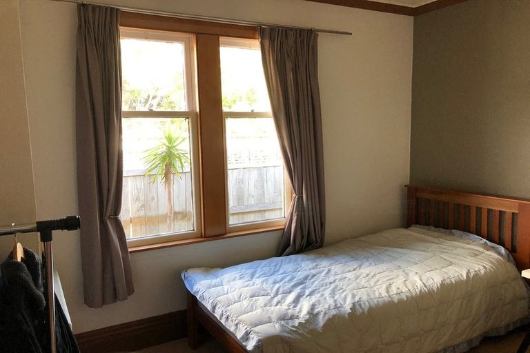 Photo of property in 2 Fernhill Terrace, Wadestown, Wellington, 6012