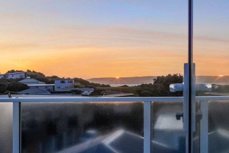 Photo of property in 21a Richard Street, Titahi Bay, Porirua, 5022