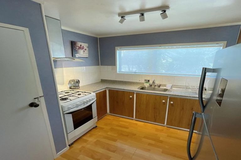 Photo of property in 108 Kemp Road, Massey, Auckland, 0614