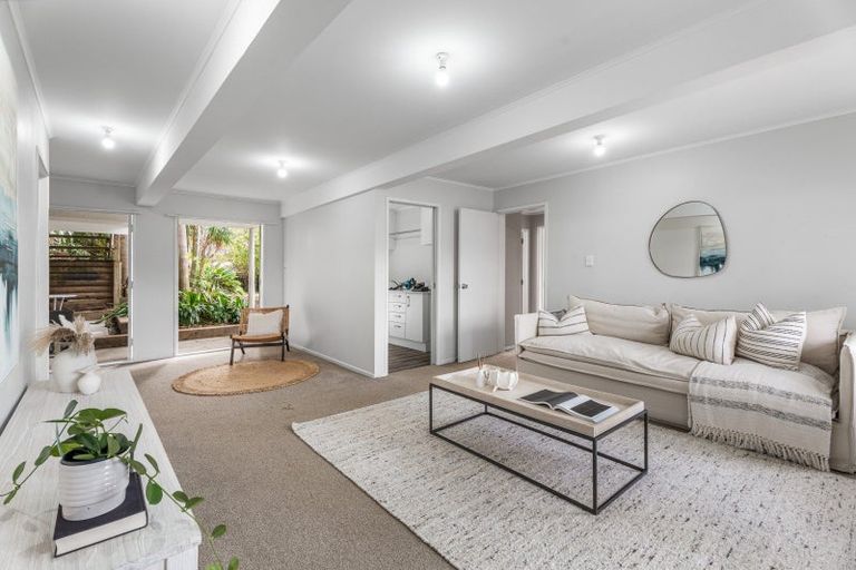 Photo of property in 42 Lauderdale Road, Birkdale, Auckland, 0626
