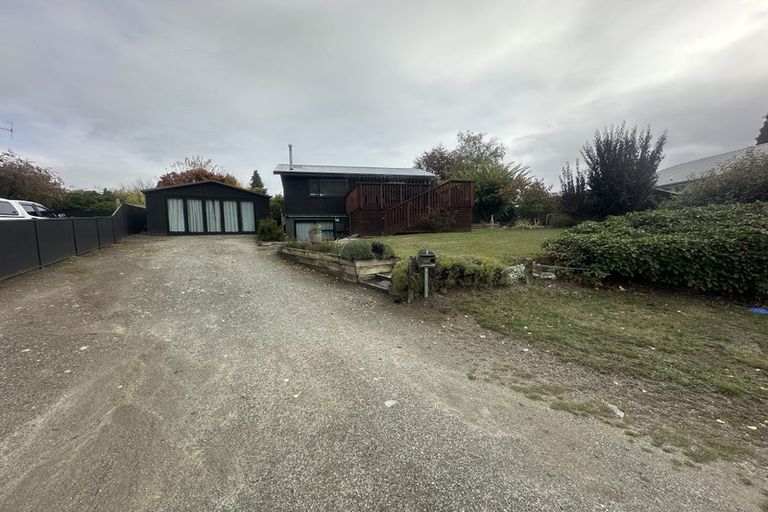 Photo of property in 6 Mckibbin Place, Arrowtown, 9302