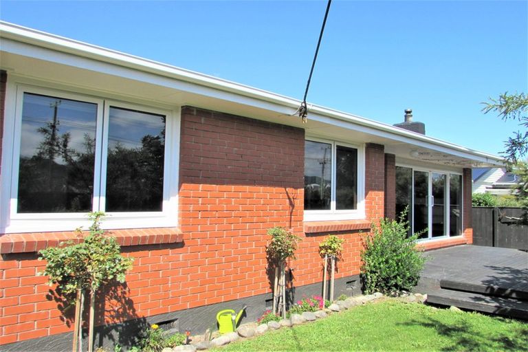Photo of property in 14 Hickson Street, Featherston, 5710