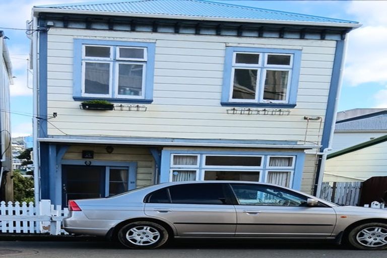 Photo of property in 23 Hawker Street, Mount Victoria, Wellington, 6011