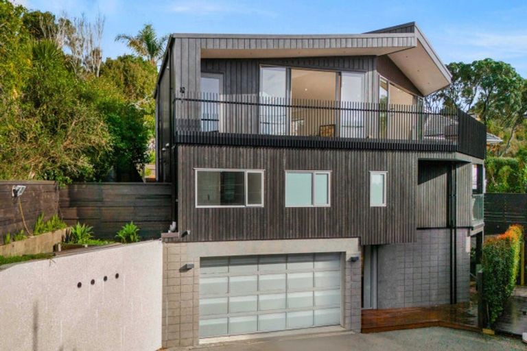 Photo of property in 61a Churchill Road, Murrays Bay, Auckland, 0630