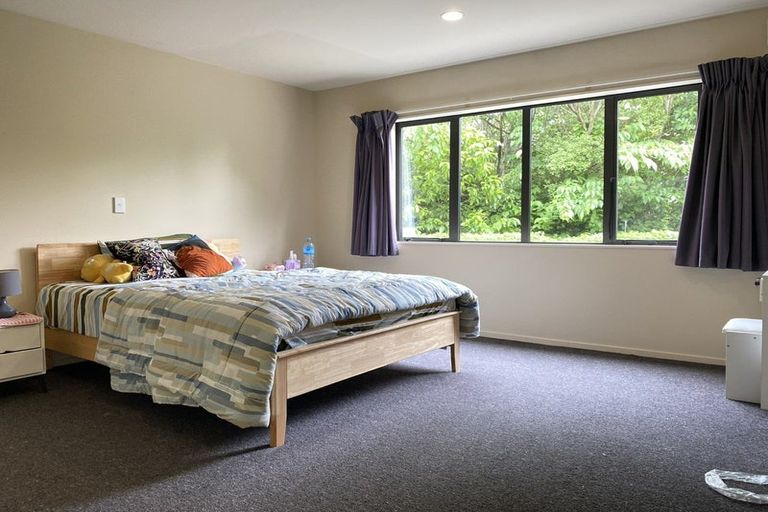 Photo of property in 4 Leadley Lane, Tawa, Wellington, 5028