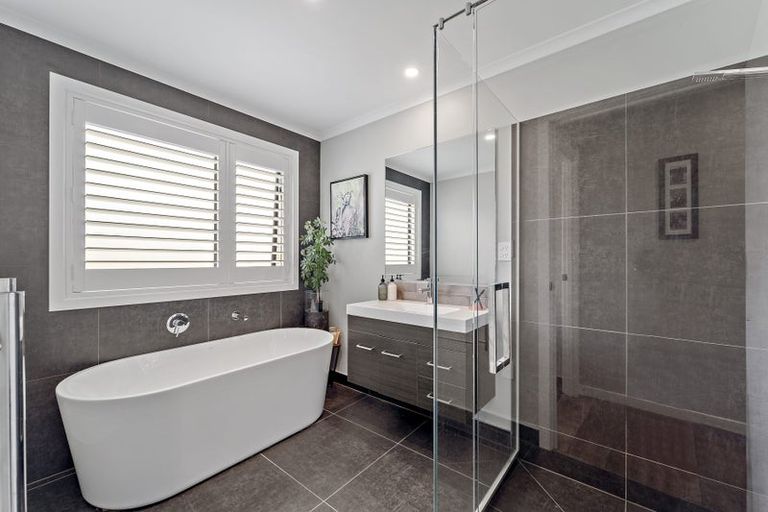 Photo of property in 39 Surf View Crescent, Red Beach, 0932