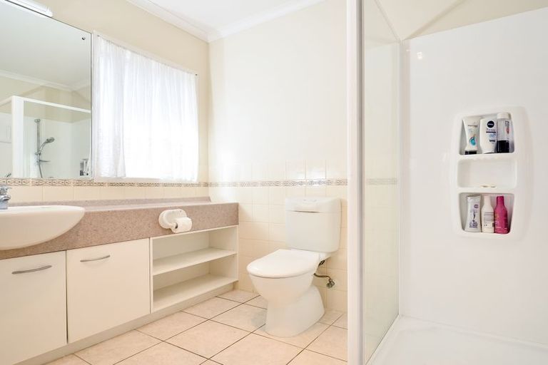 Photo of property in 10 Freestone Place, Henderson, Auckland, 0612