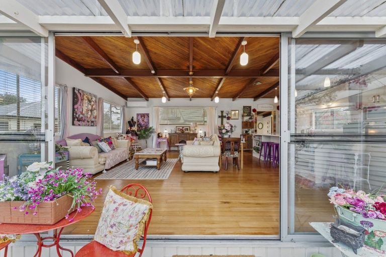 Photo of property in 84 Pahiatua Street, Hokowhitu, Palmerston North, 4410