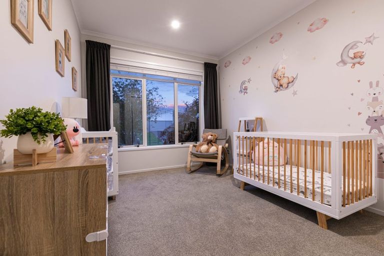 Photo of property in 22 Malbec Place, Huapai, Kumeu, 0810