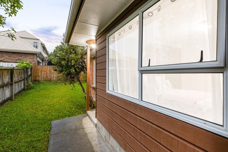Photo of property in 5 Newington Road, Henderson, Auckland, 0612