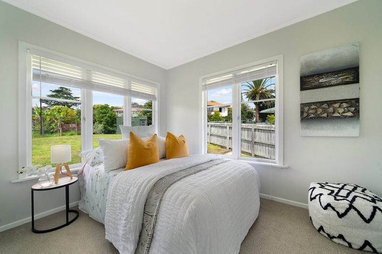 Photo of property in 38 Kohekohe Street, New Lynn, Auckland, 0600