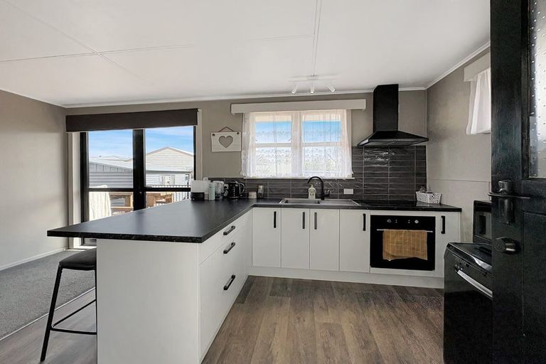 Photo of property in 12 Durham Road, Springvale, Whanganui, 4501