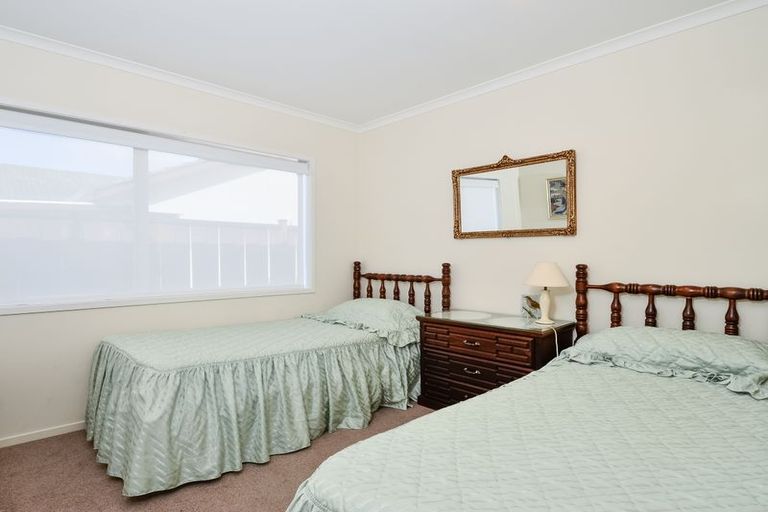 Photo of property in 10 Freestone Place, Henderson, Auckland, 0612