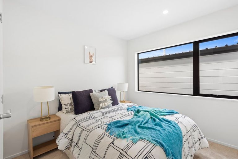 Photo of property in 6/90 Picasso Drive, West Harbour, Auckland, 0618