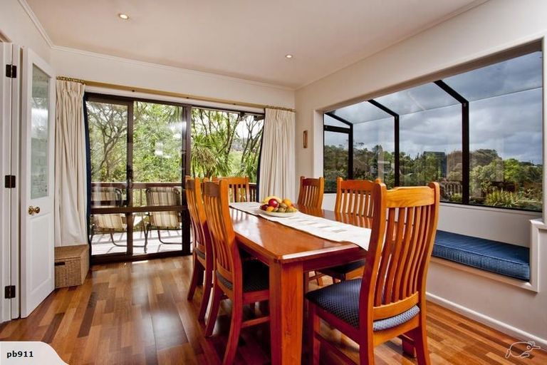 Photo of property in 20 Trelawny Place, Hillcrest, Auckland, 0627