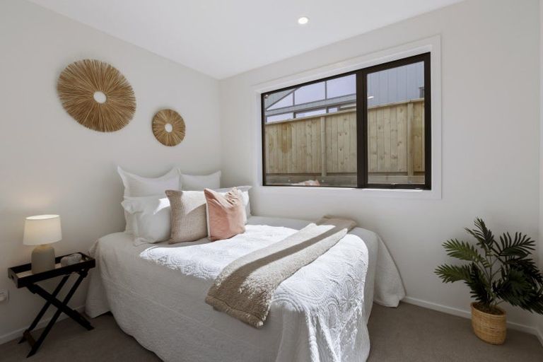 Photo of property in 32 Shelduck Road, Jacks Point, 9371