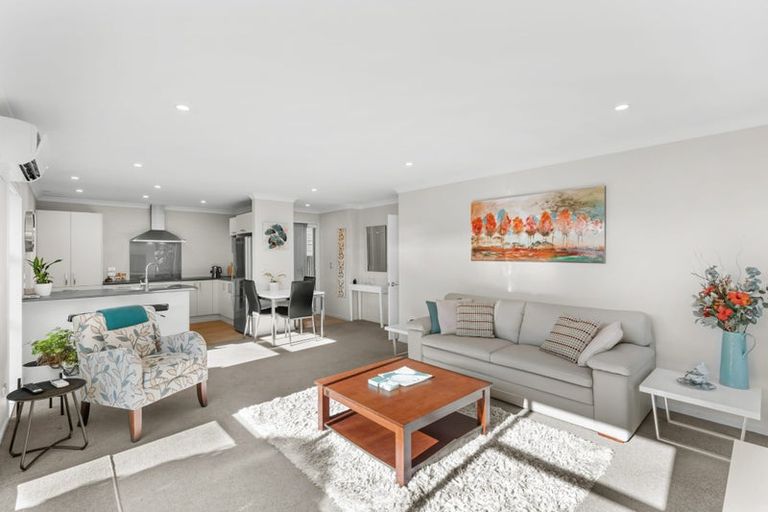 Photo of property in 3/502 Harewood Road, Harewood, Christchurch, 8051