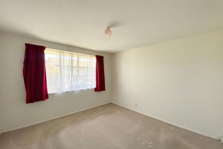 Photo of property in 2/329 Hendersons Road, Hoon Hay, Christchurch, 8025