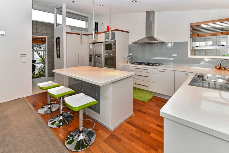 Photo of property in 12 Matuhi Grove, Papatoetoe, Auckland, 2025