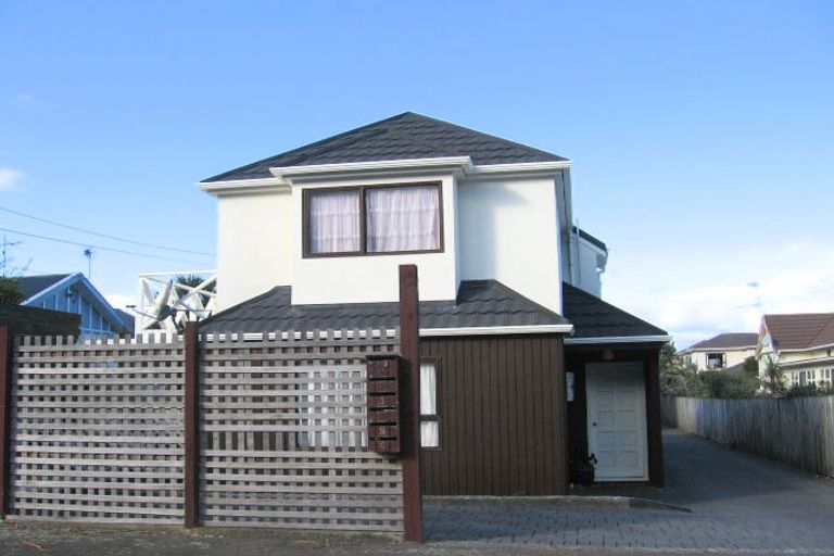 Photo of property in 163u5 Queens Drive, Lyall Bay, Wellington, 6022