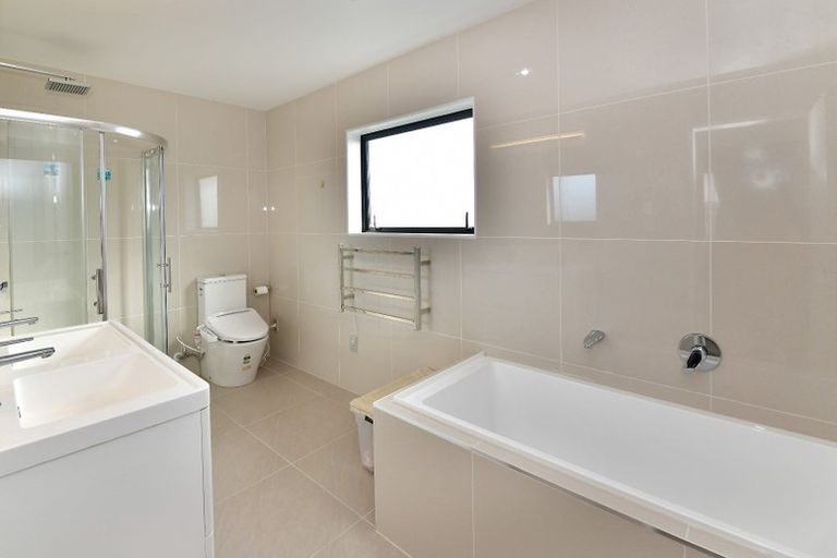 Photo of property in 16 Kahu Close, Orewa, 0931