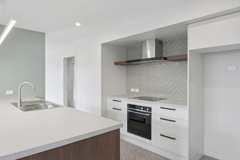 Photo of property in 233 Devonport Road, Tauranga, 3110