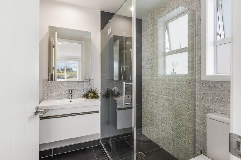 Photo of property in 140 Godfrey Drive, Orewa, 0931