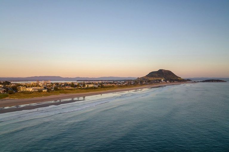 Photo of property in 154 Marine Parade, Mount Maunganui, 3116