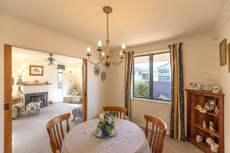 Photo of property in 11b Bedford Terrace, Waipukurau, 4200