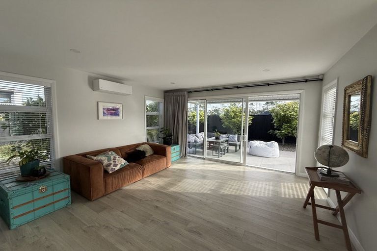 Photo of property in 85 Station Road, Kumeu, 0810
