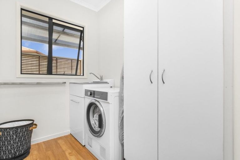 Photo of property in 32 Les Fisher Place, Pukekohe, 2120