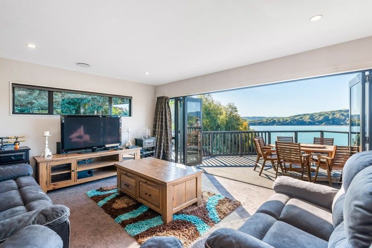 Photo of property in 12 The Topdeck, Whitby, Porirua, 5024