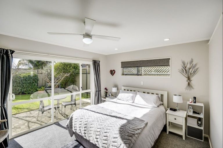 Photo of property in 5 Flemington Place, Taradale, Napier, 4112
