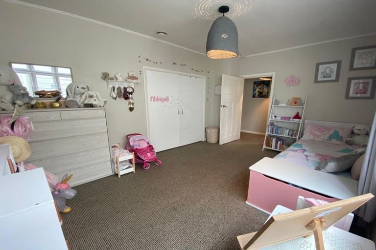 Photo of property in 89 Standen Street, Karori, Wellington, 6012