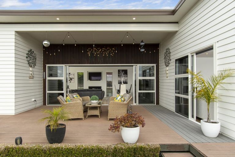 Photo of property in 33r Oceana Drive, Welcome Bay, Tauranga, 3175