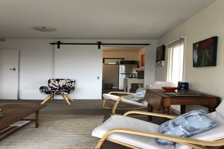 Photo of property in 11/4f Claremont Grove, Mount Victoria, Wellington, 6011