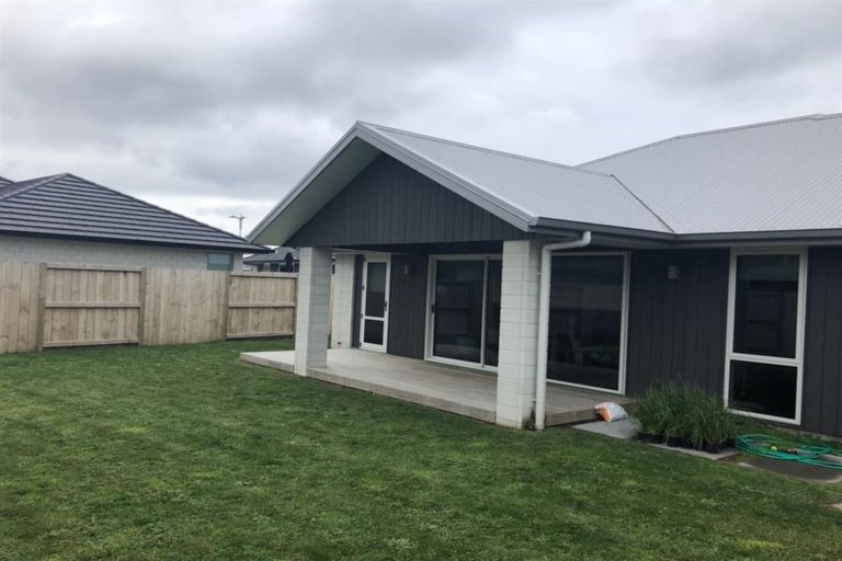 Photo of property in 33 Kahuparere Crescent, Pyes Pa, Tauranga, 3112