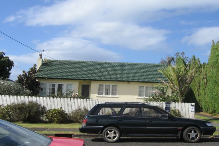 Photo of property in 7 Thornton Road, Milford, Auckland, 0620