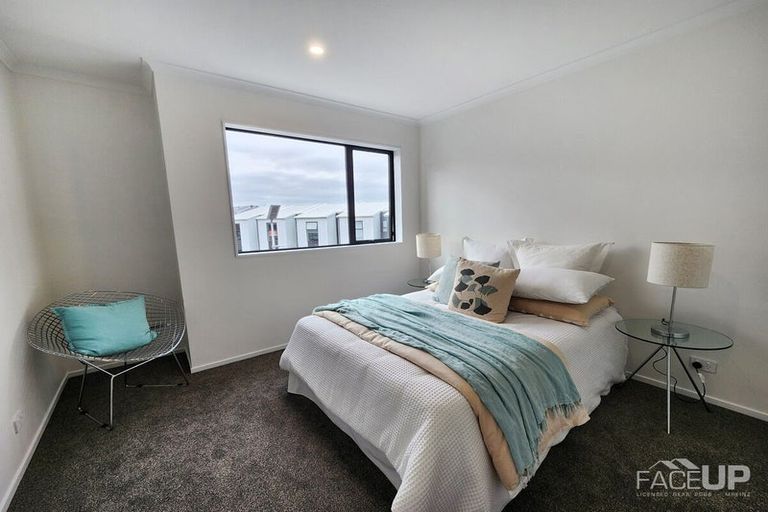 Photo of property in 18 Hema Road, Hobsonville, 0616